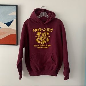 GILDAN Harry Potter Hogwarts Medium Maroon Hoodie